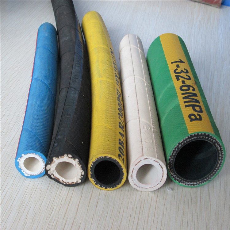大口径橡胶软管的特点与应用